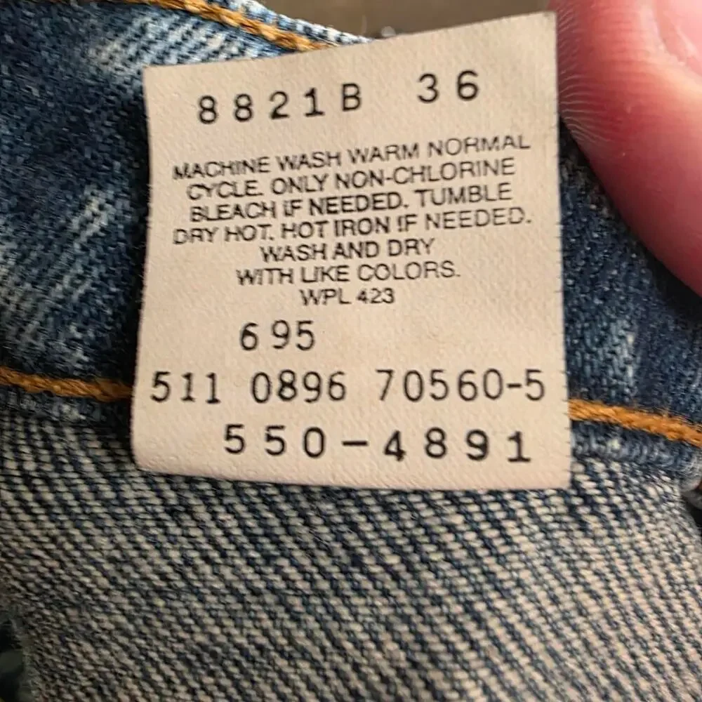 Vintage 90's Made in USA Levi 550 Denim Jeans (36x34)